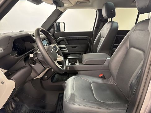 Used 2024 Land Rover Defender 110 S image 11