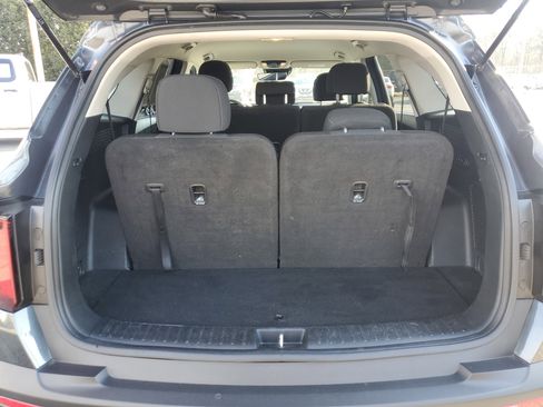 Used 2023 Kia Sorento LX image 8