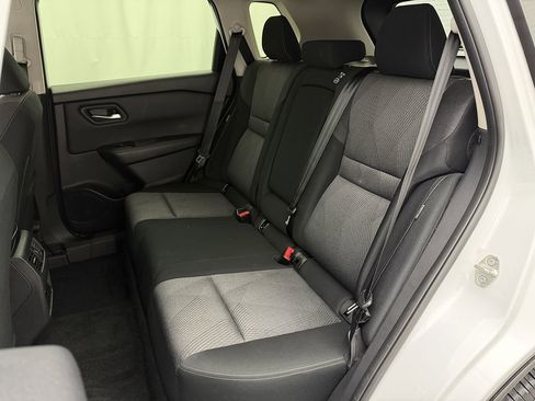 Used 2024 Nissan Rogue SV image 28