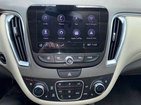 Used 2020 Chevrolet Malibu Premier w/ LPO, Floor Liner Package FWD image 21