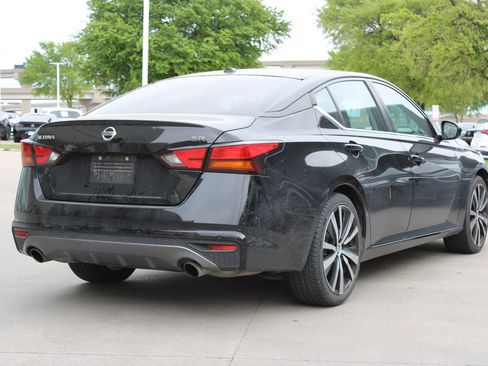 Used 2020 Nissan Altima 2.5 SR image 3