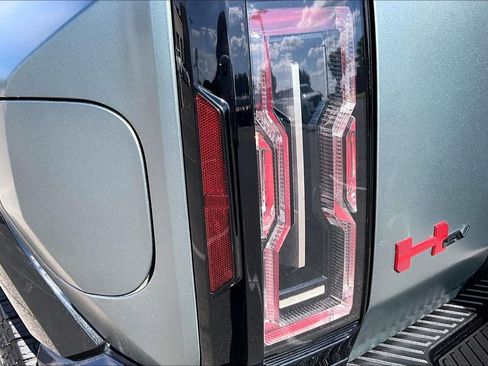 Used 2024 GMC Hummer EV 3X w/ LPO, Illumination Package AWD/4WD image 32