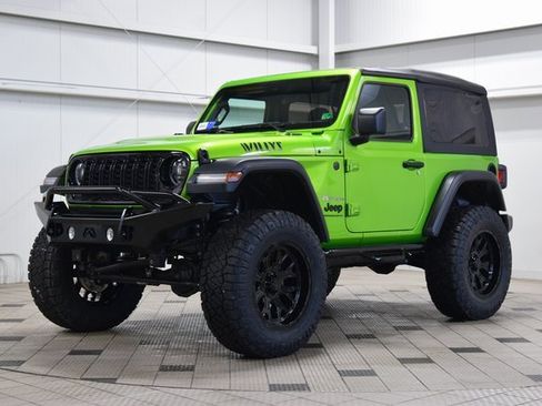 Used 2025 Jeep Wrangler Sport image 3