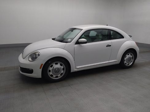 Used 2015 Volkswagen Beetle 1.8T Classic FWD image 2