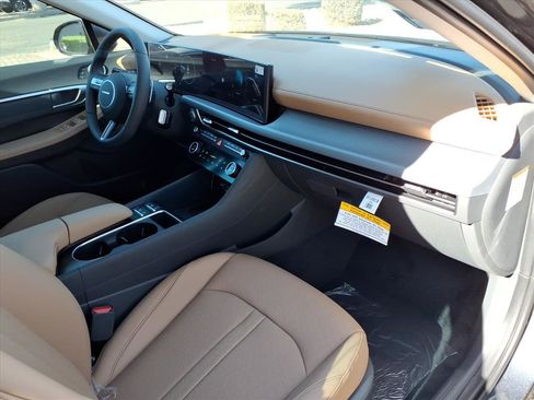 New 2025 Hyundai Sonata Limited image 6