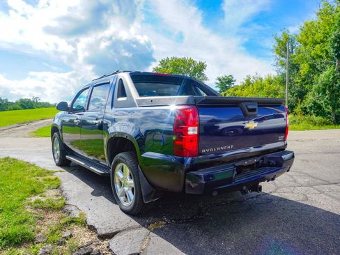 Used 2011 Chevrolet Avalanche LT w/ Luxury Package AWD/4WD image 5