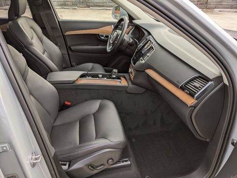 Certified 2024 Volvo XC90 T8 Plus w/ Protection Package Premier image 22