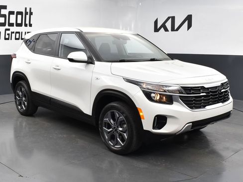 Certified 2025 Kia Seltos LX image 7