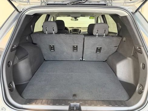 Used 2018 Chevrolet Equinox LT FWD image 29