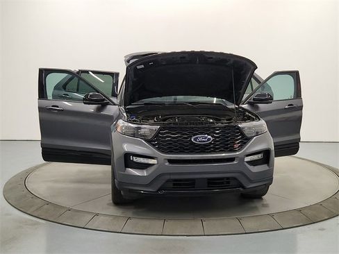 Used 2023 Ford Explorer ST w/ Technology Package image 11