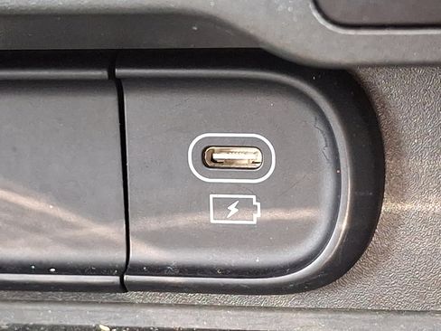 Used 2023 Kia Soul EX image 25