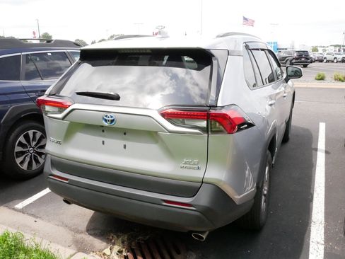 Used 2023 Toyota RAV4 XLE w/ Convenience Package AWD/4WD image 4