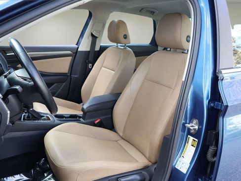 Used 2019 Volkswagen Jetta SEL image 12