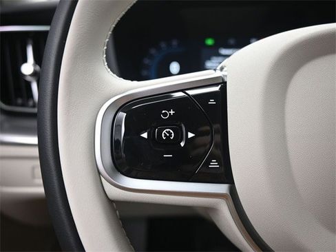 New 2025 Volvo XC60 B5 Core image 13