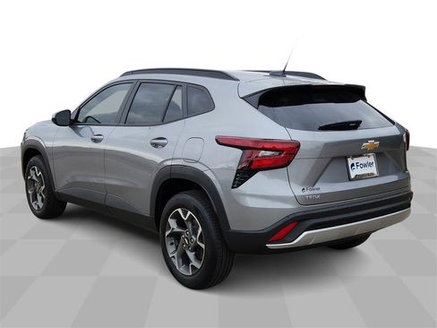 New 2025 Chevrolet Trax LT w/ Driver Confidence Package image 6