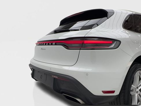 Used 2022 Porsche Macan AWD/4WD image 9