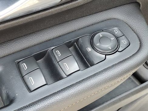 Used 2019 GMC Terrain SLT w/ Preferred Package AWD/4WD image 23