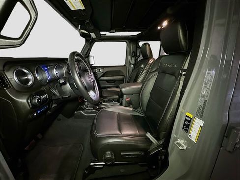 Used 2022 Jeep Wrangler Unlimited Sahara w/ Cold Weather Group image 11
