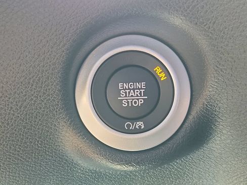 New 2027 Chrysler Pacifica Select FWD image 25
