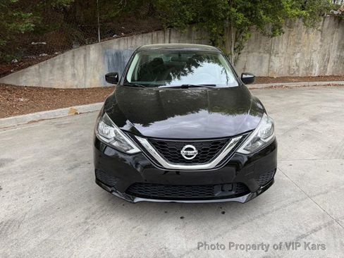 Used 2019 Nissan Sentra S image 2