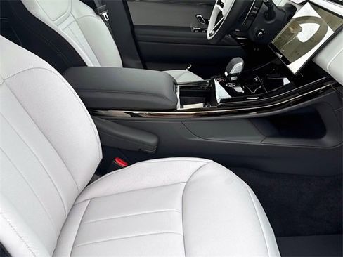 New 2025 Land Rover Range Rover Sport Dynamic SE image 8