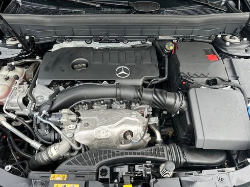 Certified 2022 Mercedes-Benz GLB 250 4MATIC image 18