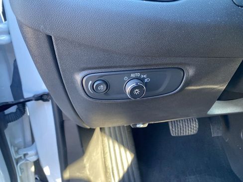 Used 2023 Chevrolet Equinox LT image 15