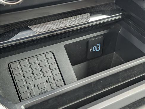 Used 2024 Ford F250 Platinum w/ FX4 Off-Road Package AWD/4WD image 37