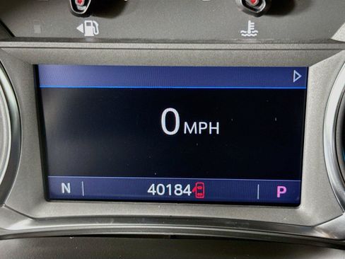 Used 2023 Chevrolet Traverse LT AWD/4WD image 2