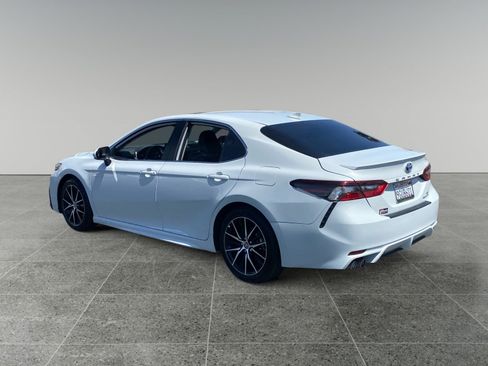 Used 2023 Toyota Camry SE w/ Audio Upgrade Package FWD image 3