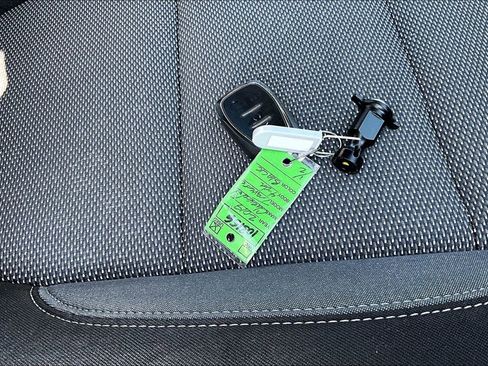 Used 2019 Chevrolet Traverse LT image 11