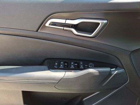 Certified 2025 Kia Sportage EX w/ Premium Package image 11