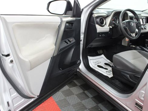 Used 2013 Toyota RAV4 LE AWD/4WD image 14