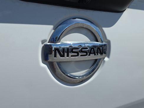 Used 2022 Nissan Titan S image 8