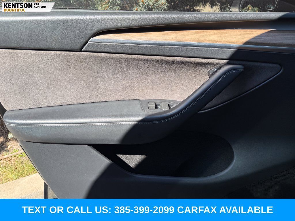 Used 2024 Tesla Model Y Performance AWD/4WD image 15