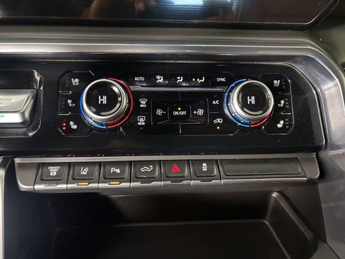 Used 2024 GMC Sierra 3500 Denali Ultimate image 18