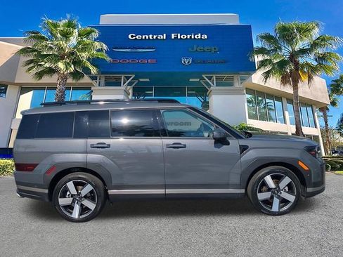 Used 2025 Hyundai Santa Fe Limited FWD image 4