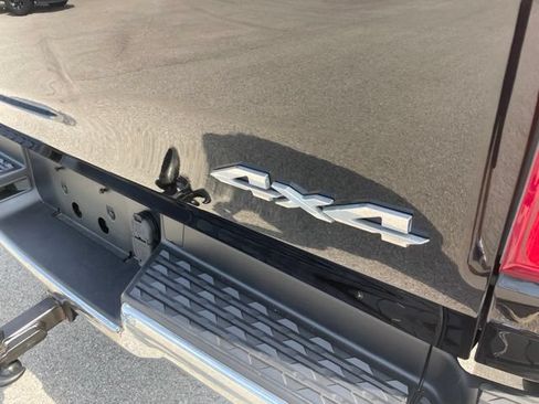 Used 2019 RAM 1500 Big Horn AWD/4WD image 13