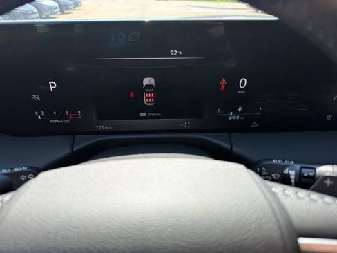 Used 2026 Nissan Armada SV AWD/4WD image 29