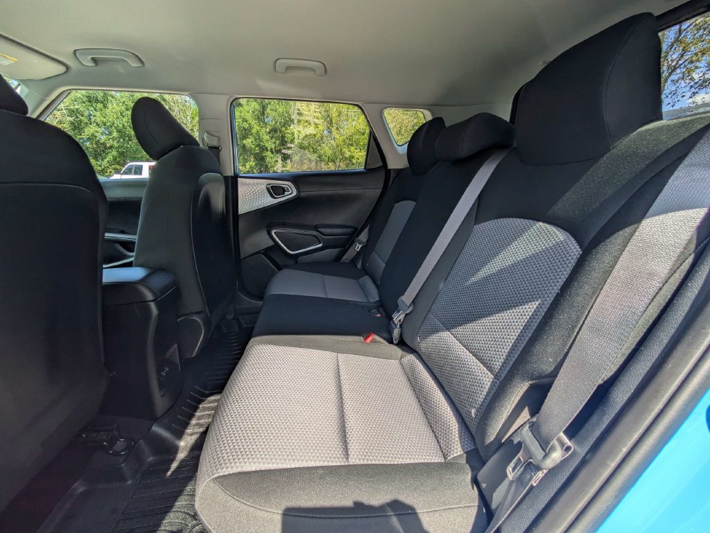 Used 2023 Kia Soul S FWD image 12
