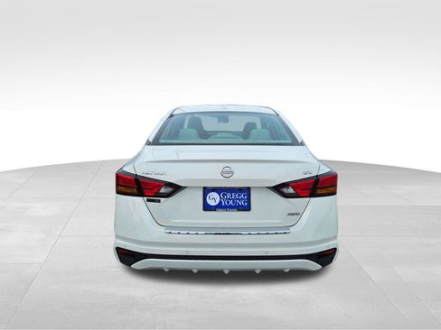 Used 2022 Nissan Altima 2.5 SV image 8