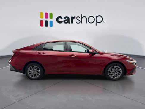 Used 2024 Hyundai Elantra SEL FWD image 6