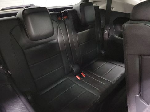 Used 2019 Volkswagen Tiguan SE w/ Panoramic Sunroof Package FWD image 32