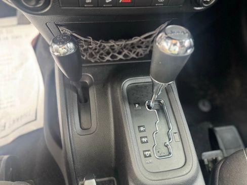 Used 2014 Jeep Wrangler Sahara w/ Mopar Chrome Edition Group image 12