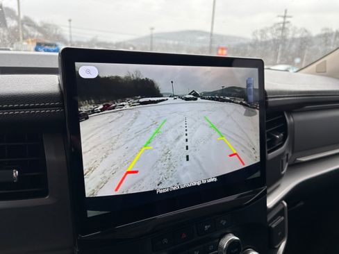 Used 2023 Ford Expedition XLT image 17