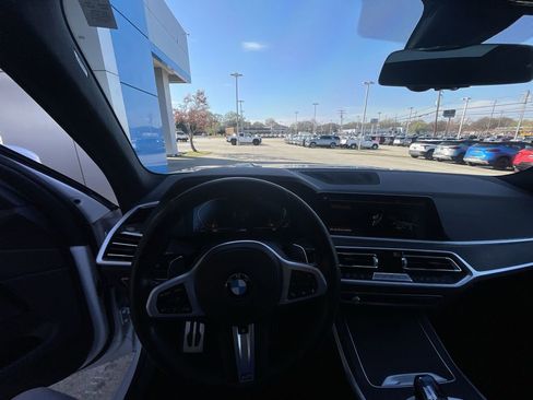 Used 2022 BMW X7 xDrive40i w/ M Sport Package AWD/4WD image 10
