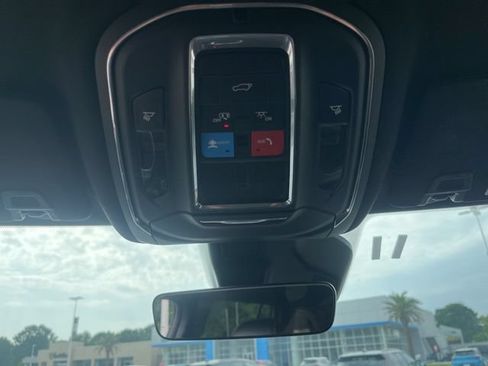 Used 2025 Jeep Grand Cherokee Altitude AWD/4WD image 28
