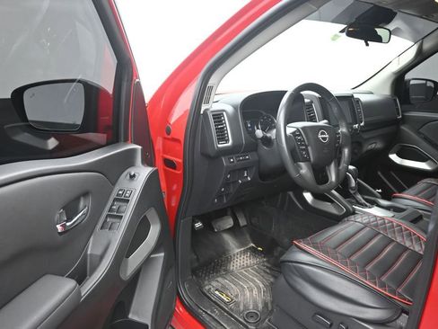Used 2024 Nissan Frontier SV w/ SV Convenience Package RWD image 10