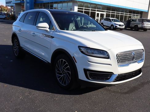 Used 2020 Lincoln Nautilus Reserve image 2