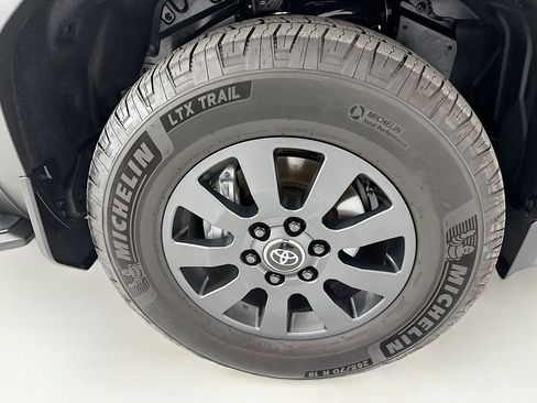 Used 2026 Toyota Land Cruiser w/ Premium Package AWD/4WD image 31